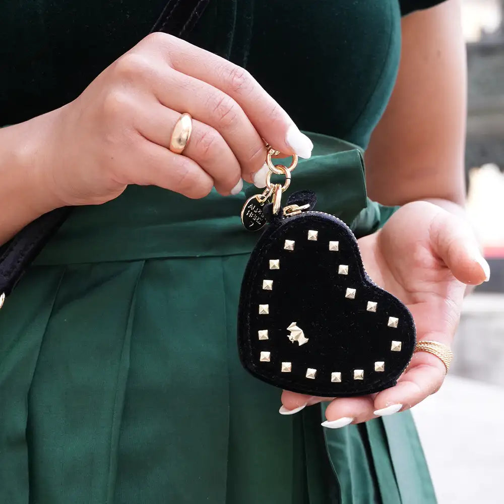 Schluesselanhaenger - Heartbeat - Samt mit Nieten schwarz