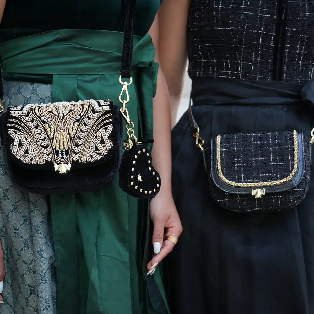 Schluesselanhaenger - Heartbeat - Samt mit Nieten schwarz